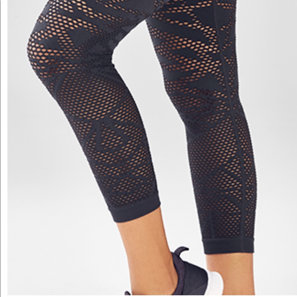 Fabletics Seamless Mid-rise Mesh Capri